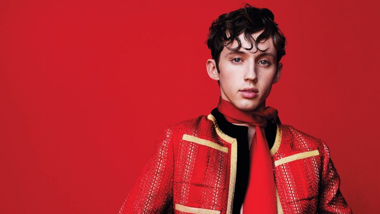 Troye Sivan ရဲ႕ သီခ်င္းအသစ္ “Straw berries & Cigarettes”