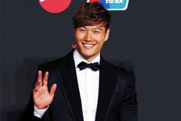 PD Lee Hwan Jin ရဲ႕ မဂၤလာေဆာင္ မွာ သီခ်င္းဆုိမယ္႔ Kim Jong Kook