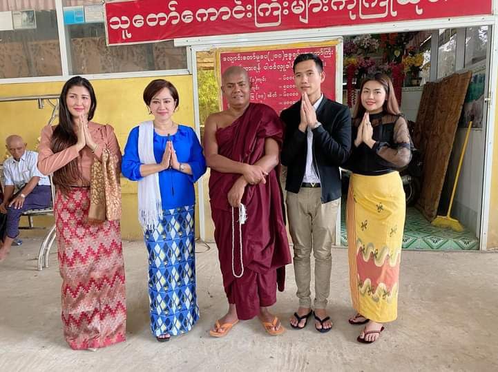 နွားဦးတိုက်ဆရာတော်ဘုရားကြီးရဲ့ သာသနာ့နယ်မြေကိုဘုရားဖူးသွားရင် အလှူငွေများလှူဒါန်းခဲ့တဲ့ ေဘဘီမောင်