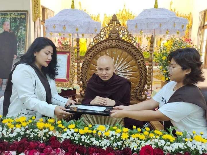 ကွယ်လွန်သူမိခင်အတွက်ရည်စူးပြီးကျောင်းမှာလိုအပ်​နေတဲ့သန့်စင်ခန်းဆောက်လုပ်ရန် အလှူငွေများလှူဒါန်းခဲ့တဲ့မေပန်းချီ