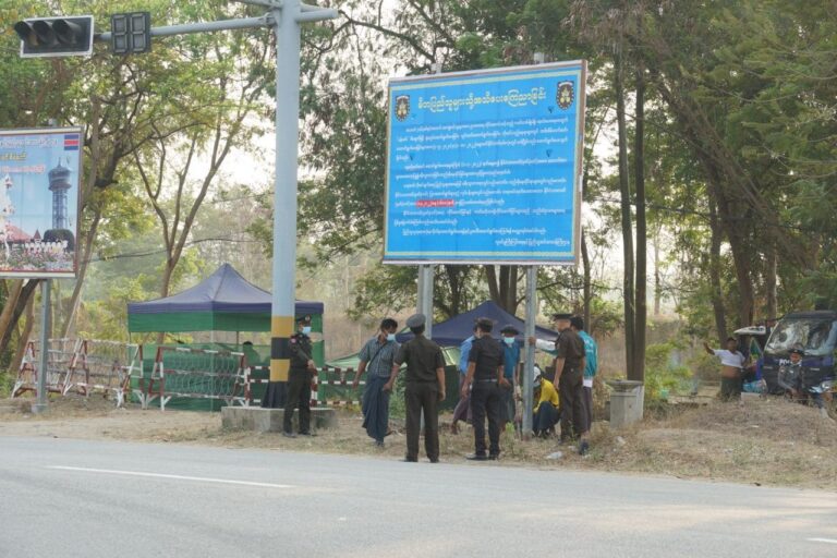 ဧပြီလ ၁ ရက်နေ့မှစ၍ နိုင်ငံသားကတ်(မှတ်ပုံတင်)အစား ထောက်ခံစာများအသုံးပြု၍ ခရီးသွားလာခြင်း၊ တည်းခိုနေထိုင်ခြင်းများ ခွင့်ပြုတော့မည်မဟုတ်ကြောင်း အသိပညာပေးမြေစိုက်ဘုတ်များ နေပြည်တော်တွင်စိုက်ထူ