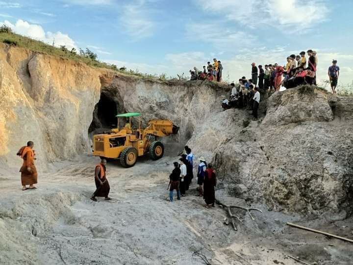 အောင်ပန်းမြို့တွင် သဲကျင်း(ဗြုံးကျင်း)တူးရာမှပြိုကျ၍ အမျိုးသား ၂ ဦးပိမိကာသေဆုံးခဲ့ ယနေ့ သဂြိုလ်မည်