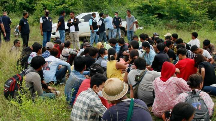 ကန်ကျနဘူရီခရိုင်ရှိ တောထဲ၌ပုန်းနေသည့် မြန် မာနိုင်ငံသား ၁၀၀ ဦးခန့်အား သေနတ်မိုးပေါ်ထောင်ဖောက်၍ ဖမ်းဆီးခဲ့