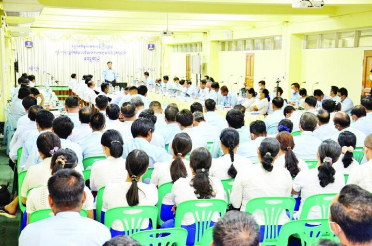 ထုတ်လုပ်ပြီးလျှပ်စစ်ဓာတ်အားများ ပြည်သူလူ ထုထံဓာတ်အားပျောက်ဆုံးမှုအနည်းဆုံးနှင့်ဗို့ အားပြည့်ဝတည်ငြိမ်စွာအချိန်မီဖြန့်ဖြူးပေးပို့နိုင်ရေးသည် မိမိတို့ဝန်ကြီးဌာန၏အဓိက ရည်မှန်း ချက်ဖြစ်ဟု ပြည်ထောင်စုဝန်ကြီးဦးသောင်းဟန်ပြော