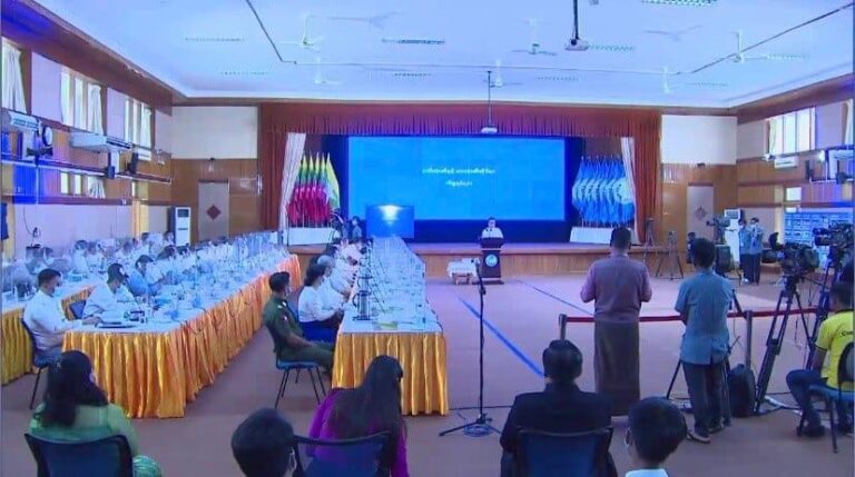 တစ်နှစ်လျင် ဒေါ်လာသန်း ၇၀၀ လောက် အကြွေးဆပ်နေရကြောင်း ဗိုလ်ချုပ်ဇော်မင်းထွန်း ပြော