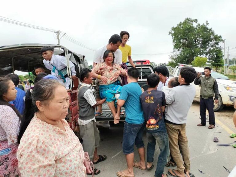 ကျိုင်းတုံ-တောင်ကြီးသွားကားလမ်း၌ ကိုယ်ပိုင် ကားတစ်စီးတိမ်းမှောက် ၁၅ ဦးဒဏ်ရာရ