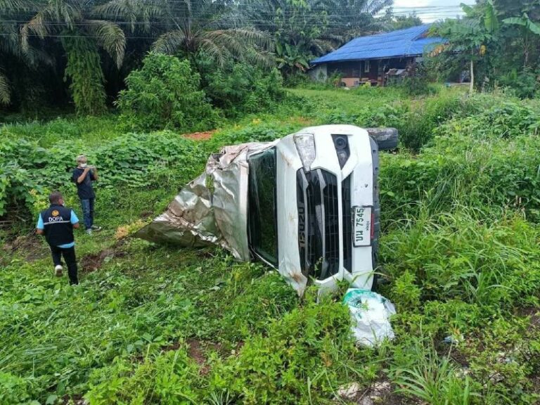 ဖတ်ထလူခရိုင်၌ မြန်မာနိုင်ငံသားများလိုက်ပါလာသည့် ကားတိမ်းမှောက်၍ ၂ ဦးဒဏ်ရာရ ကားမောင်းသည့်ထိုင်းနိုင်ငံသားထွက်ပြေး