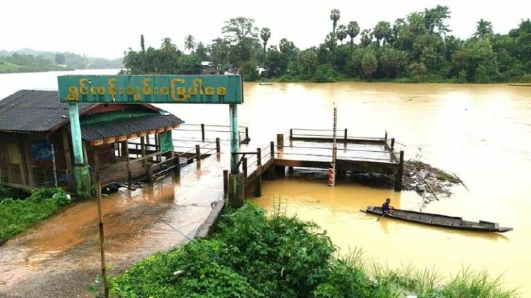 တနင်္သာရီမြို့နယ်တွင် မြစ်ရေမြင့်တက်ကာ ရေဝင်ရောက်နေသဖြင့် စာသင်ကျောင်း ၂ ကျောင်းအားယာယီပိတ်ခဲ့ရ