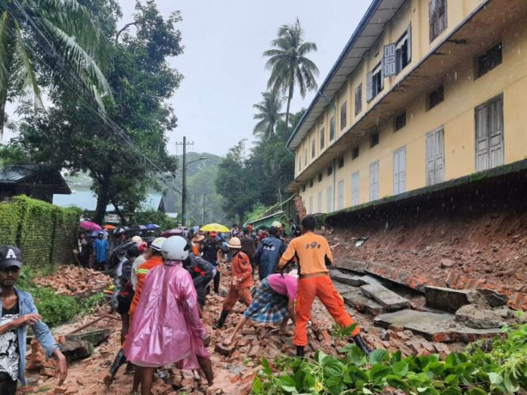 မော်လမြိုင်မြို့တွင် စာသင်ကျောင်းအနောက်ဘက် အုတ်တံတိုင်းပြိုကျ၍ ၅ ဦးသေဆုံး