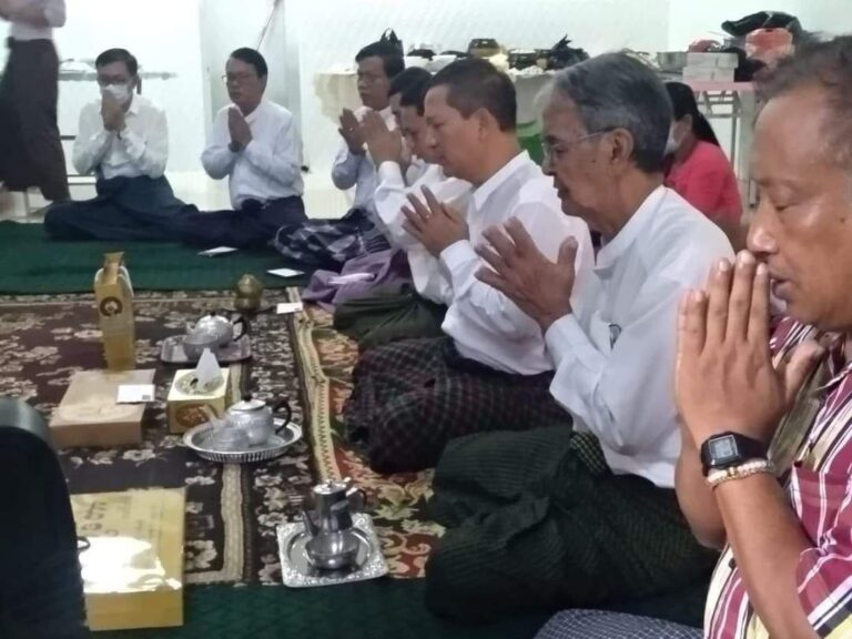 ဒီမိုကရေစီအရေးတွင်ကျဆုံးခဲ့သည်သူများအတွက် ပြည်သူ့ပါတီဆွမ်းဆပ်ကပ်လှူဒါန်း