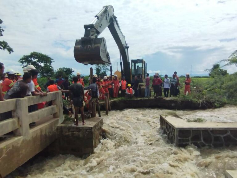 သာစည်မြို့နယ် မိတ္ထီလာ-တောင်ကြီးသွားကားလမ်းရှိ တံတားမြေသားများပျက်စီးနေမှုကို ယနေ့ ပြန်လည်ပြင်ဆင်