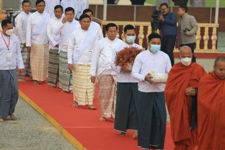 နိုင်ငံတစ်ဝန်းလုံးက စုပေါင်းလှူဒါန်းထားသည့် အဖိုးတန်ရတနာများပါသည့် ရွှေသေတ္တာတော်များနှင့် မာရဝိဇယဗုဒ္ဓ ရုပ်ပွားတော်တည်ကမ္ပည်းကျောက်စာတော်တို့ကိုဌာပနာတော်သွင်း