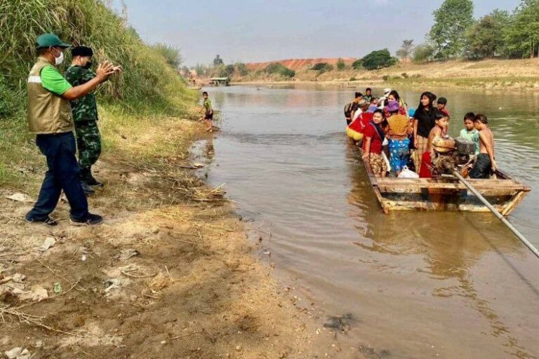 တာ့ခ်ခရိုင်မှမြန်မာစစ်ဘေးရှောင်ဒုက္ခသည် ၁၂,၀၀၀ နေရပ်ပြန်ပြီဟု ထိုင်းအာဏာပိုင်များဆို