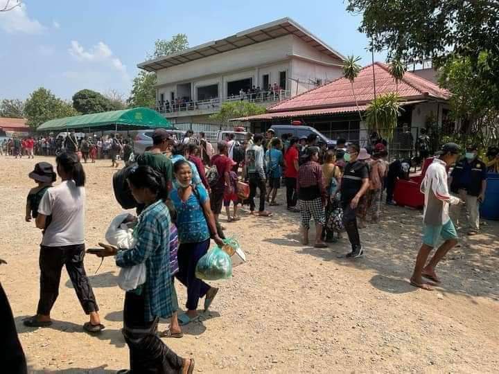 ရွှေကုက္ကိုမြို့သစ်အနီး၌ တိုက်ပွဲဖြစ်ပွားမှုကြောင့် ဒေသခံထောင်ချီ ထိုင်းဖက်ခြမ်းသို့ ထွက်ပြေးတိမ်း ရှောင်နေရ