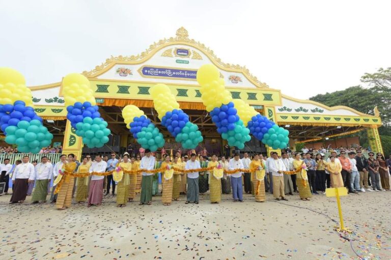 နေပြည်တော်မြို့တော်ဝန်သင်္ကြန်မဏ္ဍပ်အား နစက ဒု-ဥက္ကဋ္ဌ၊ ဒု-ဗိုလ်ချုပ်မှူးကြီးစိုးဝင်း တက်ရောက်ဖွင့်လှစ်