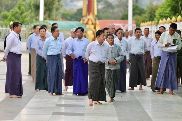 စူဠာမုနိလောကချမ်းသာစေတီတော်အတွင်းရှိ လိုဏ်နံရံနှင့်အမိုးများတွင် ရှမ်းတိုင်းရင်းသားများနှင့်သက်ဆိုင်သည့် ဆေးရေးပန်းချီများရေးဆွဲမည်