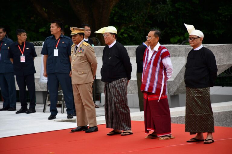 (၇၆) နှစ်မြောက် အာဇာနည်နေ့ အခမ်းအနားသို့ နိင်ငံတော်အဆင့် တာဝန်ရှိသူများ တက်ရောက် ဂါရဝပြု