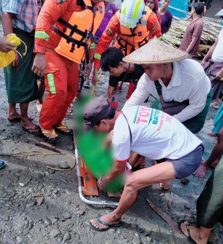 ချောင်းအား လက်ပစ်ကူး၍ ဖြတ်သန်းသည့်​ကျောင်းသားထဲမှ ရေနစ်သွားသည့် (၂) ဦး၏ ရုပ်အလောင်းများအား ၂ရက်ကြာမှ တွေ့ရှိ