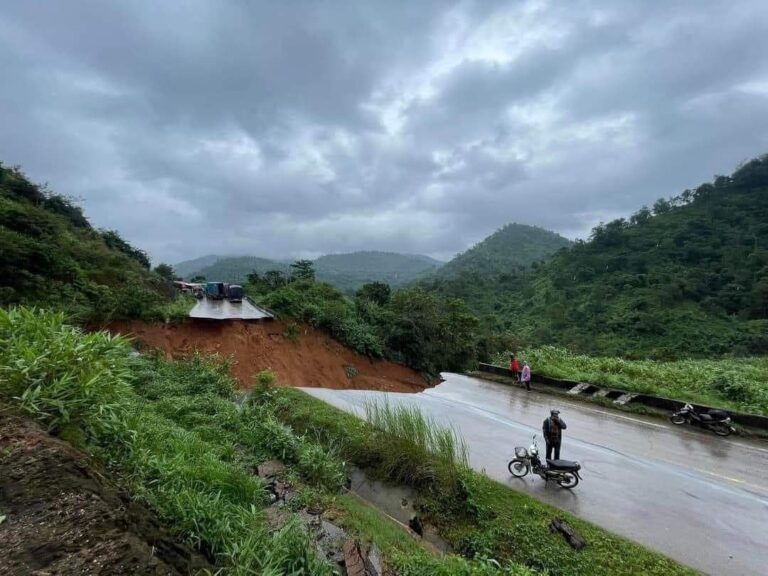 ထိုင်း – မြန်မာ ကုန်သွယ်မှုအတွက်အာရှလမ်းသစ် (ဒေါနတောင်တက်လမ်းပိုင်း) ပျက်စီးသွားခြင်းအား အမြန်ဆုံး ပြုပြင်ရန်လိုအပ်နေ