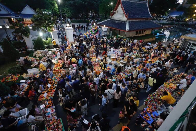 တန်​ဆောင်မုန်းလပြည့်​နေ့<br>ရိုးရာ လွိုင်ကထုံမီး​မျှောပွဲ