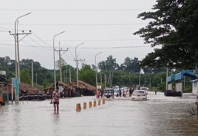 ပဲခူးမြစ်ရေကြီးမှု ယာယီရေဘေးရှောင်စခန်း (၁၀) ခု ဖွင့်လှစ်ကာ ကူညီနေ၊မနှစ်ကလိုဖြစ်မှာစိုးရိမ်နေ