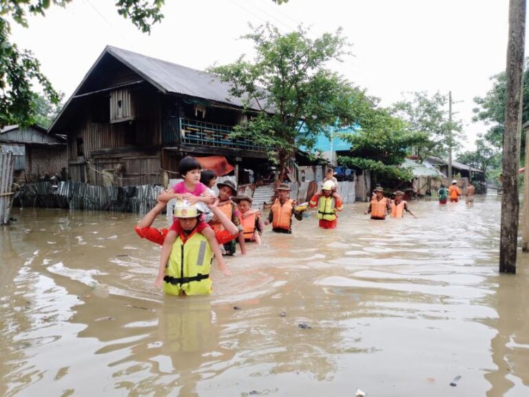 ဗန်းမော်မြို့ မြေနိမ့်ပိုင်းရပ်ကွက်များနှင့် ရွှေကူမြို့၊ ဘောဂဗလရပ်အတွင်း နေအိမ်များသို့ ရေဝင်ရောက်နစ်မြုပ်