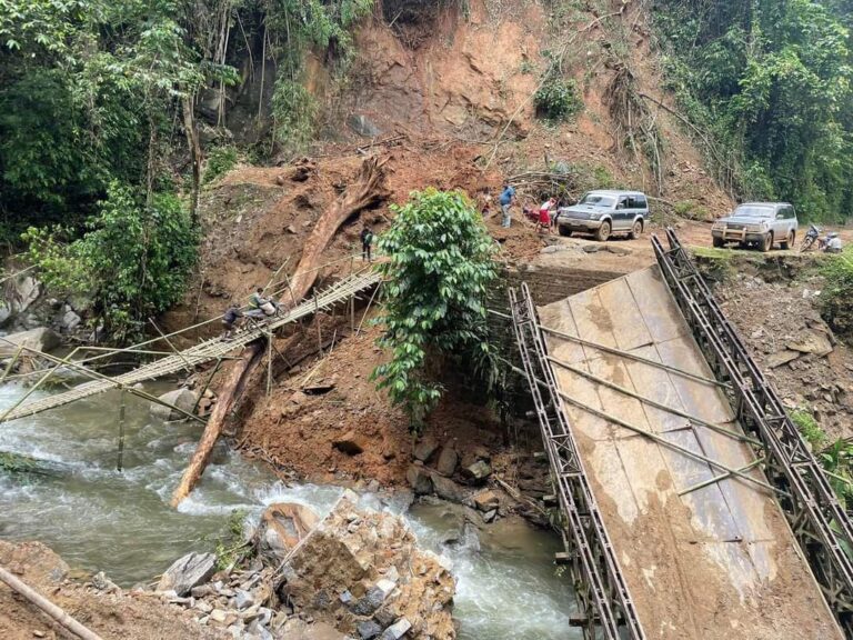 ချီဖွေ – ပန်ဝါလမ်းပိုင်းရှိ တံတားတစ်စင်းပြို-ကျမှုကြောင့် ဒေသတွင်း ခရီးသွားယာဉ်များ ရက်အတန်ကြာပိတ်မိနေ