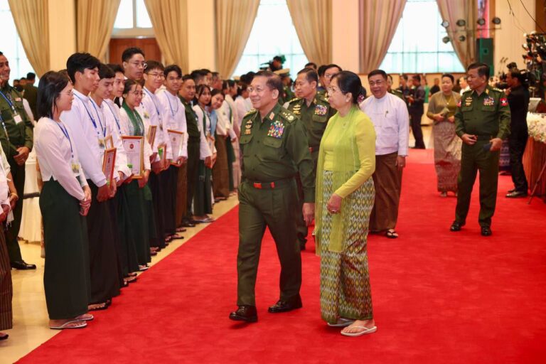 နိုင်ငံ့ အနာဂတ်ကို တည်ဆောက်ရာတွင် ပညာရေးကို မြှင့်တင် ဆောင်ရွက်ခြင်းသည်<br>အထိရောက်ဆုံးနည်းလမ်းဖြစ်ကြောင်း တပ်မတော်ကာကွယ်ရေးဦးစီးချုပ် ပြောကြား