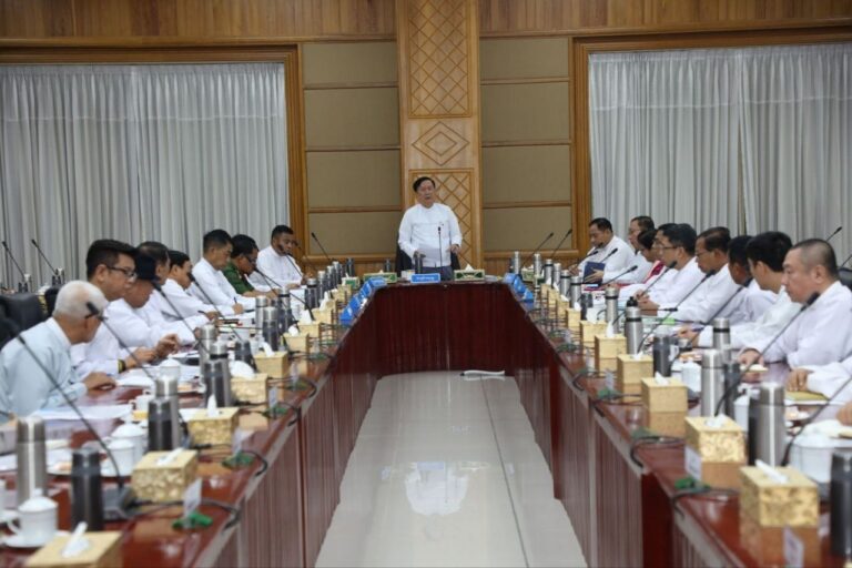 ဘဏ်အစုံကပုဂ္ဂိုလ်များနှင့် နစက အတွင်းရေးမှူးတွေ့ဆုံ