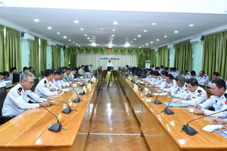 နိုင်ငံသားတိုင်း ကိုင်ဆောင်လက်မှတ်တစ်မျိုးမျိုးဖြင့် မဲပေးခွင့်ရရေး လုပ်မည်