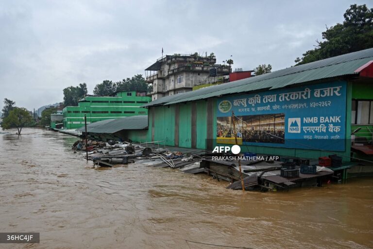 နီပေါ၌ရေကြီးမြေပြို၊‌ေ-သဆုံးသူ ၁၉၂ ဦးအထိရှိပြီ