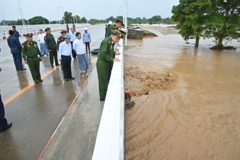 ရေအမြန်ကျဆင်းစေရန် တပ်မတော်အင်ဂျင်နီယာ တပ်ဖွဲ့များဖြင့် စက်ယန္တရားများသုံး၍ ဆောင်ရွက်ရန် နစက ဥက္ကဌ ညွှန်ကြား