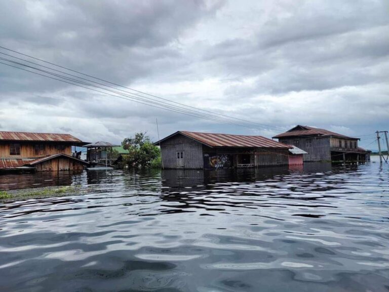 အင်းလေးဒေသရှိ ကျေးရွာ (၁၇၀) ကျော် ရေကြီးနစ်မြုပ်နေပြီး ကူညီကယ်ဆယ်ထောက်ပံ့ရေးများ လိုအပ်နေဟုဆို