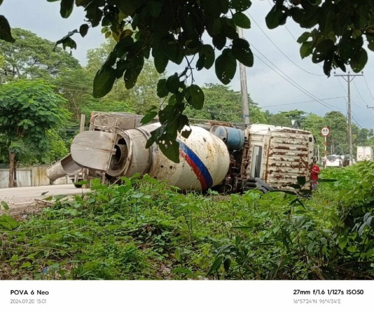 တညင်းကုန်း ဂေါက်ကွင်းအနီး လိုက်ထရပ်ယာဉ်နှင့် ဘိလပ်မြေတင်ကားတို့ တိုက်မိမှု ဖြစ်ပွားရာ အမျိုးသား (၆)ဦး ထိခိုက်ဒဏ်ရာရ