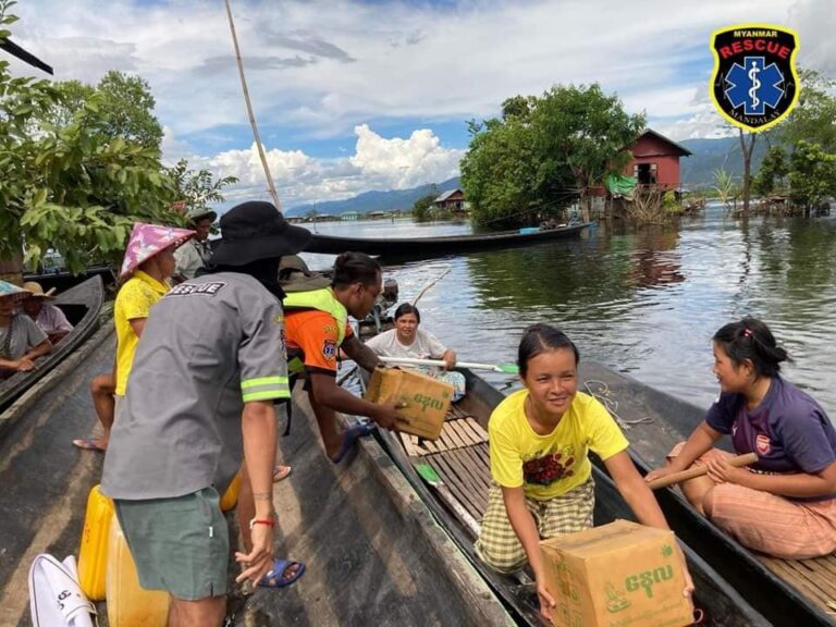 အင်းလေးဒေသ ရေဘေးသင့် ပြည်သူများထံ တန်ဖိုးငွေ ကျပ် (၄၂) သိန်းကျော် တန်ဖိုးရှိ လောင်စာတောင့်များ ဒုတိယအကြိမ်ဖြစ်ထောက်ပံ့လှူဒါန်း