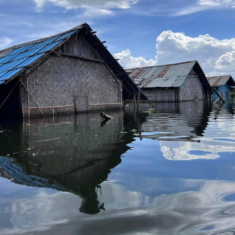 အင်းလေးမှာ ရေမကျသေး၊ လချီကြာမြင့်မည်ကို ဒေသခံများစိူးရိမ်