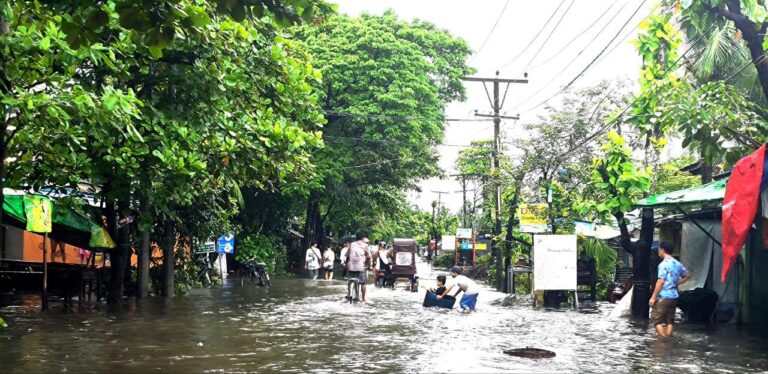 ရေကြီးရေလျှံမှုနှင့် ရင်ဆိုင်နေရသည့် ရွှေပြည်သာမြို့နယ်တွင် အမျိုးသမီး တစ်ဦး ဓါတ်လိုက် ေ-သဆုံးမှုဖြစ်ပွား