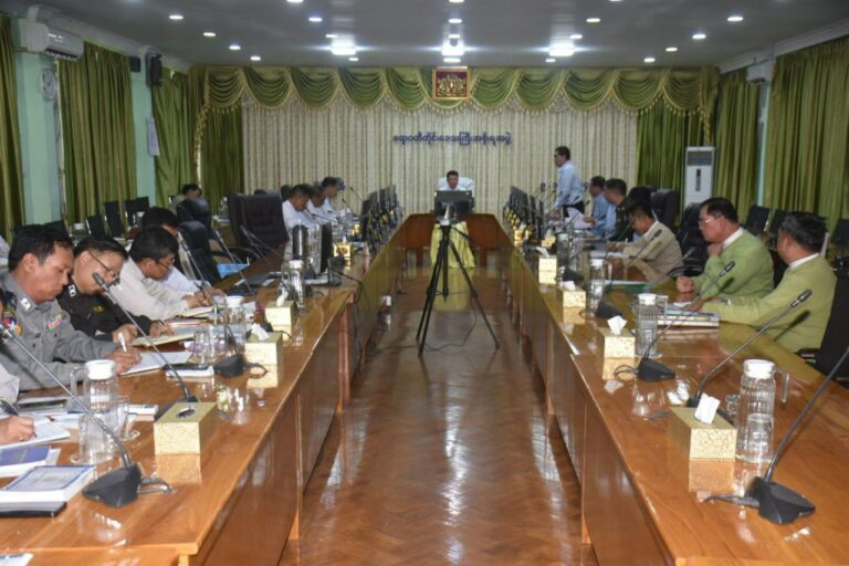 ပုသိမ်လေဆိပ်သို့ ခရီးသည်လေယာဉ်များပြေးဆွဲရာတွင် လုံခြုံရေးကိုအထူးဂရုပြုရန် ဧရာဝ တီတိုင်းဝန်ကြီးချုပ်မှာကြား