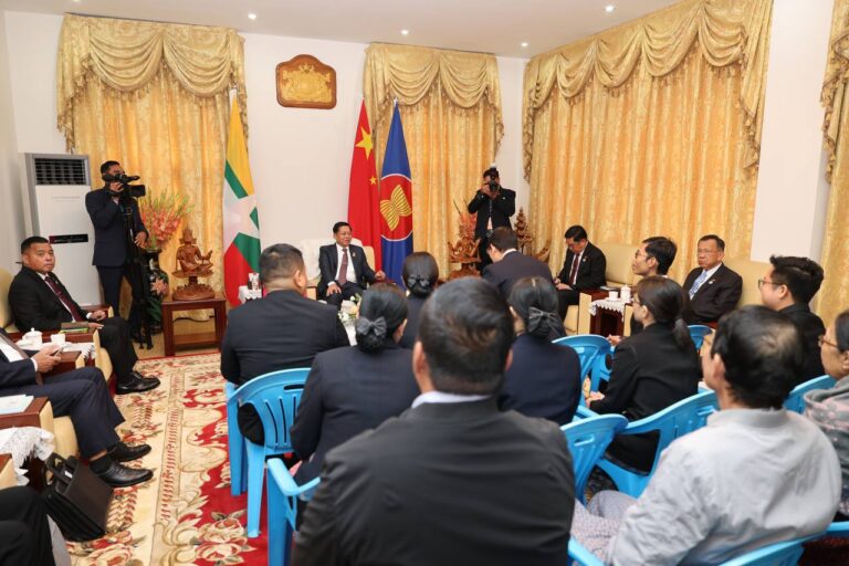 နိုင်ငံဖွံ့ဖြိုးတိုးတက်ရေး အဖြေရှာဆောင်ရွက်ကြရန် ကူမင်းကောင်စစ်ဝန်ချုပ်ရုံးရှိ ဝန်ထမ်းများကို န.စ.က. ဥက္ကဋ္ဌ မှာကြား