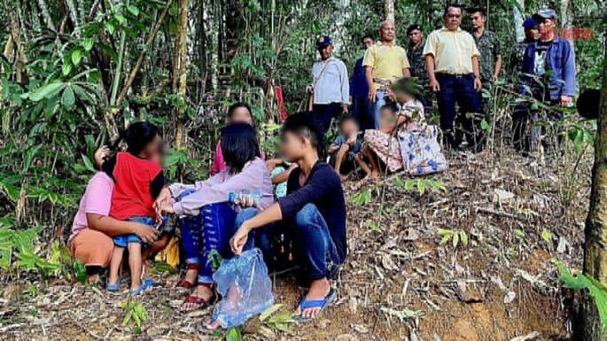 ထိုင်းတွင် ကလေးငယ်များပါပါသည့် မြန်မာ (၉) ဦးကို ပွဲစားက တောထဲ စွန့်ပစ်ထားခဲ့